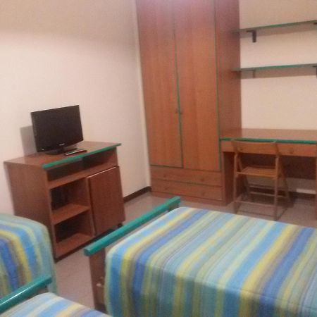 Hotel Fiera Πέζαρο Εξωτερικό φωτογραφία