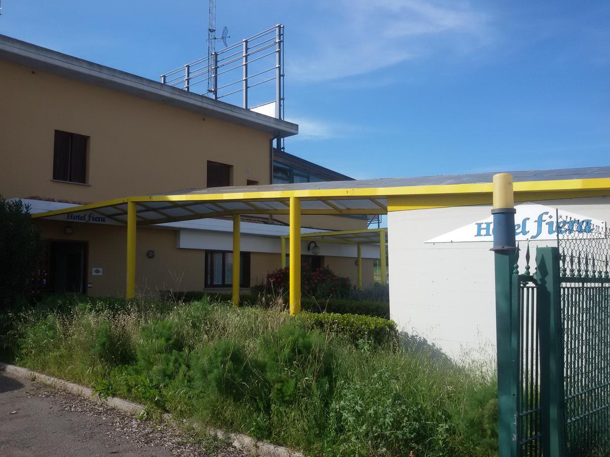 Hotel Fiera Πέζαρο Εξωτερικό φωτογραφία