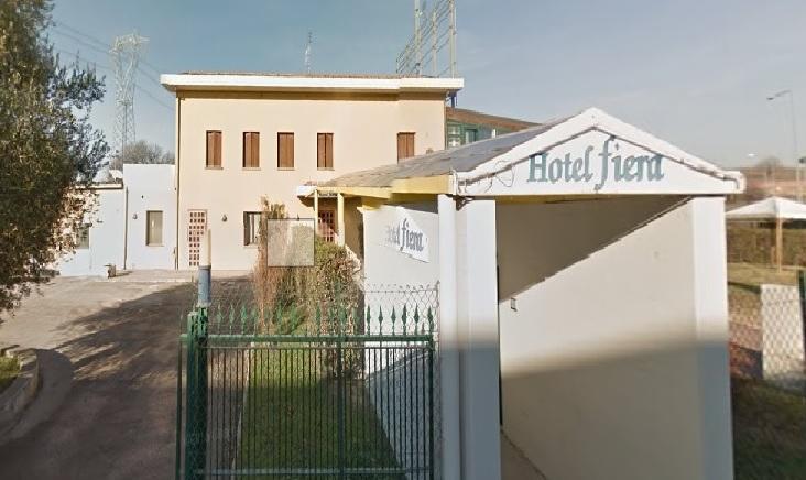 Hotel Fiera Πέζαρο Εξωτερικό φωτογραφία