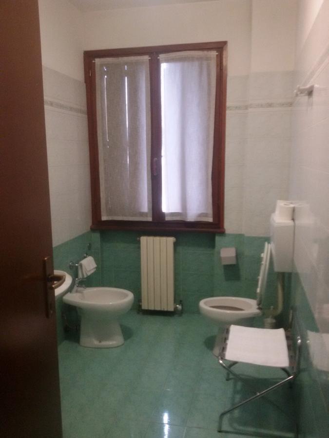 Hotel Fiera Πέζαρο Εξωτερικό φωτογραφία