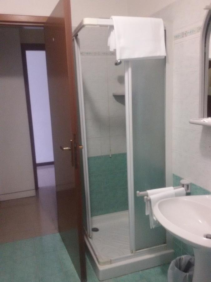 Hotel Fiera Πέζαρο Εξωτερικό φωτογραφία