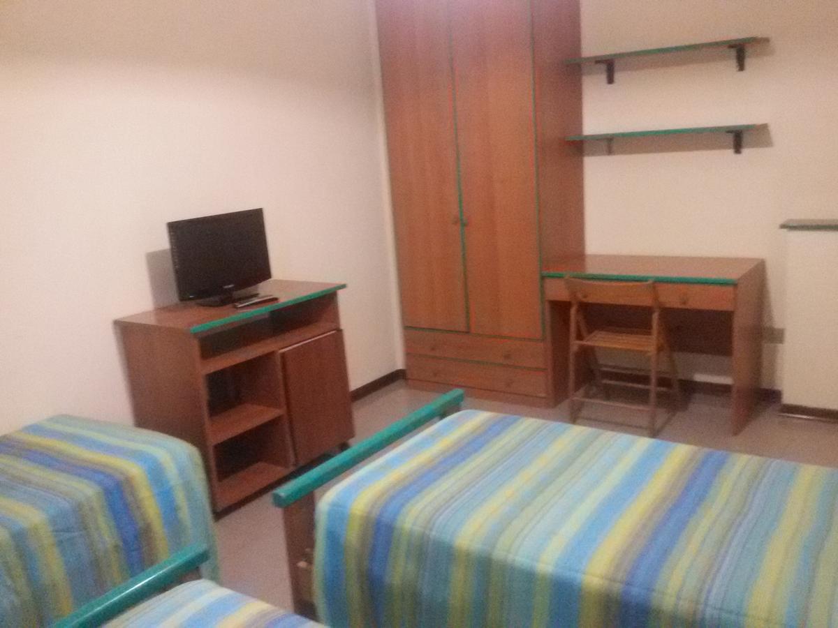 Hotel Fiera Πέζαρο Εξωτερικό φωτογραφία